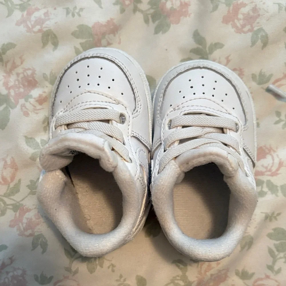 Nike Baby White Leather Low-Top Sneakers